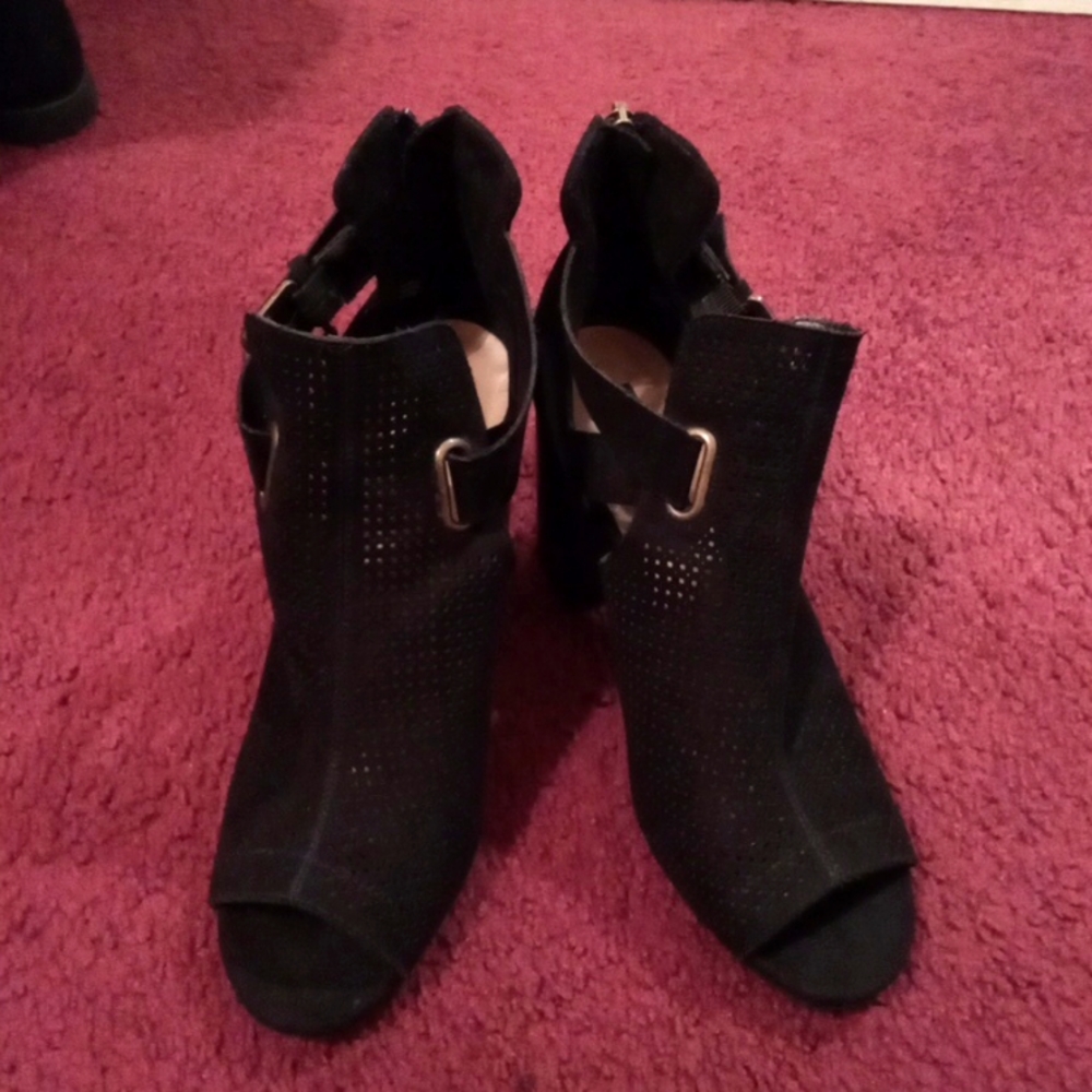 Black Peep toe Sandals - EUC
